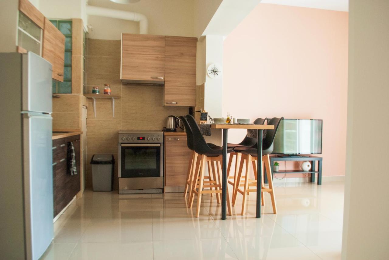 Your Comfy Apartment In Acropolis Area Athena Bagian luar foto