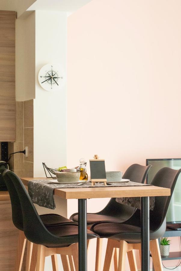 Your Comfy Apartment In Acropolis Area Athena Bagian luar foto