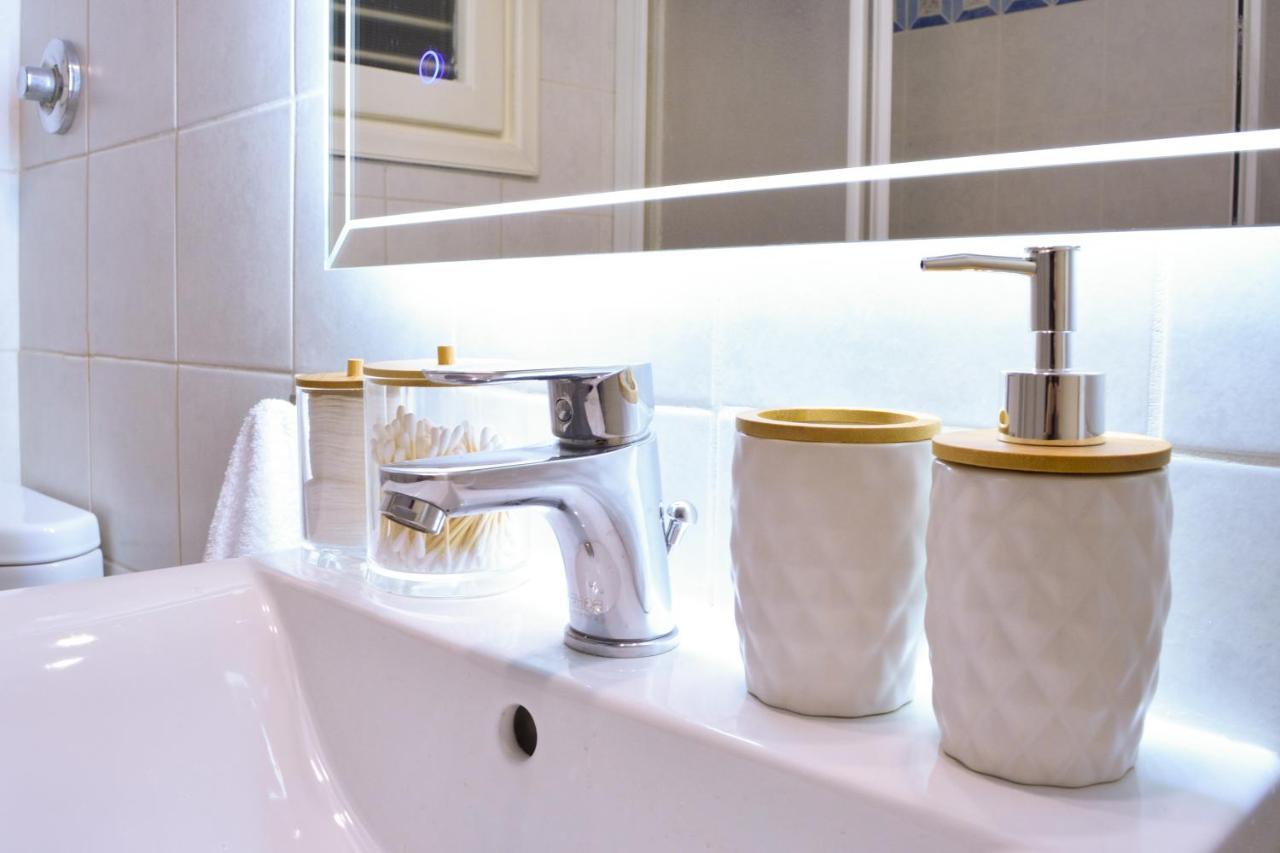 Your Comfy Apartment In Acropolis Area Athena Bagian luar foto